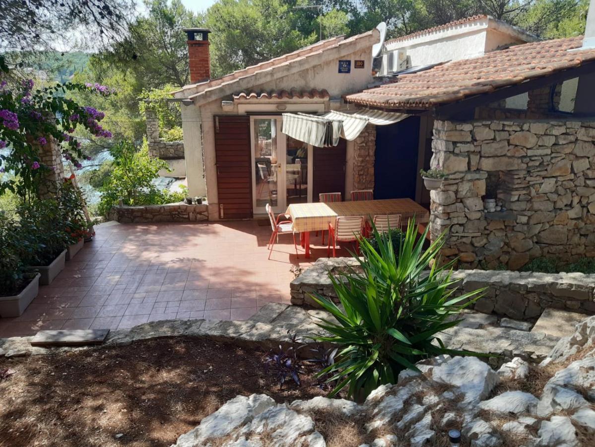 Juka House Villa Milna  Esterno foto